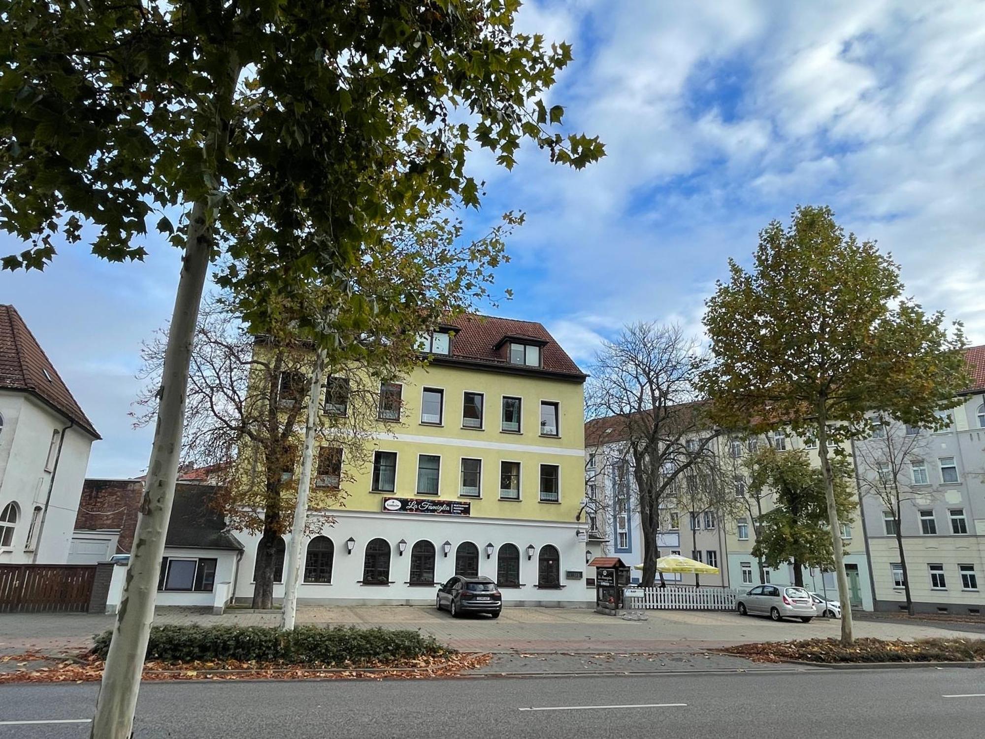 Hotel La Famiglia Weißenfels Exterior foto